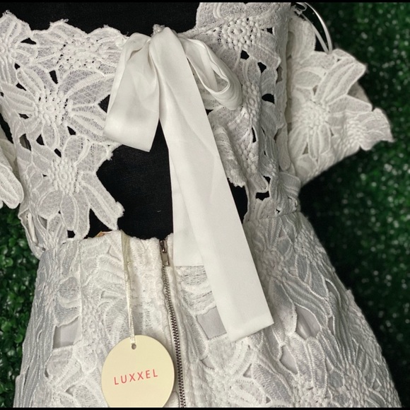 Luxxel Lace Sheath Off- The- Shoulder Dress - Picture 5 of 6